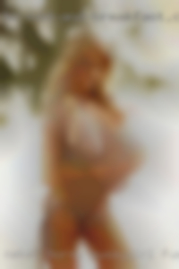 Neket horny pussygirl fuck en wikind near Chambersburg.